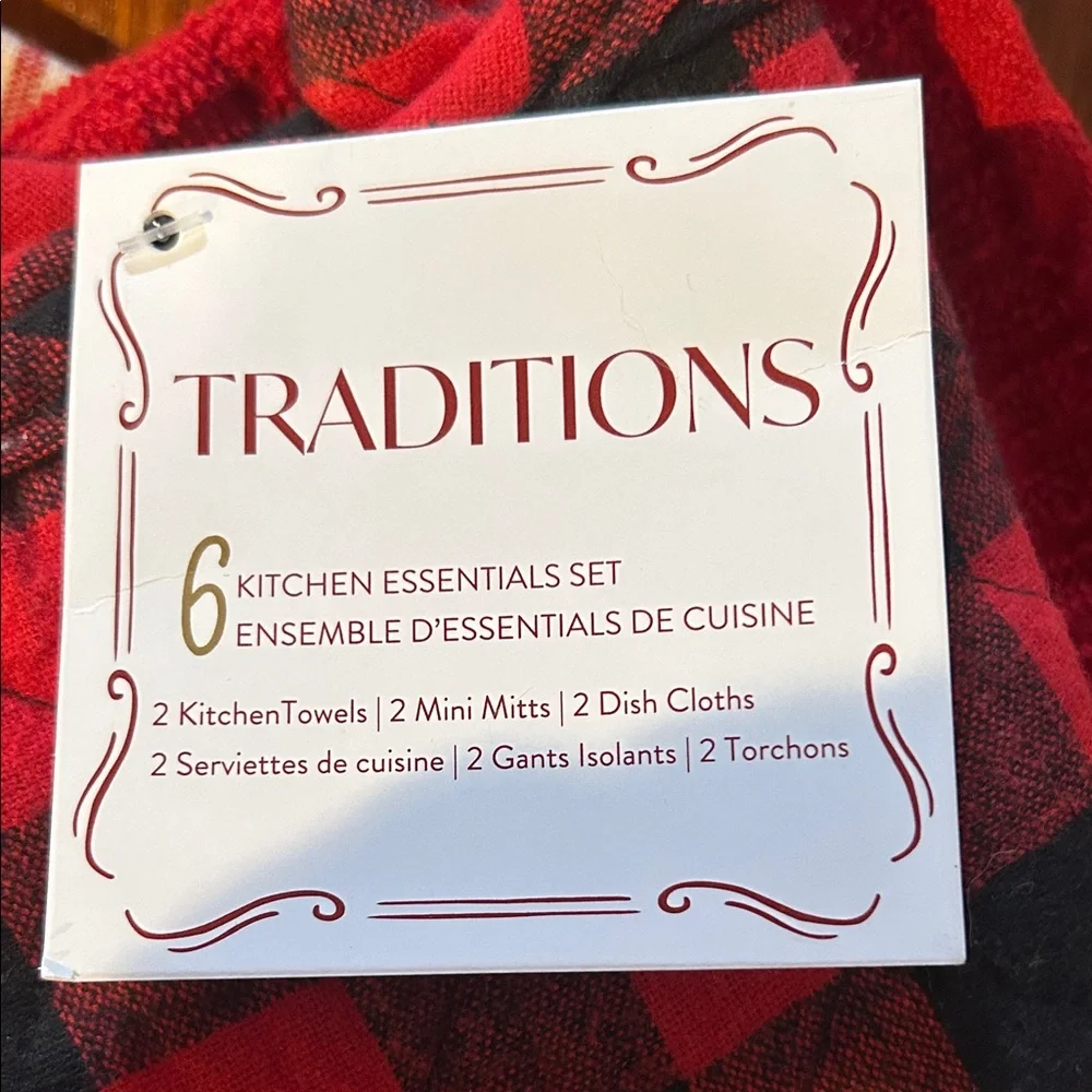 NWT Red and Black Plaid Kitchen Towel Set